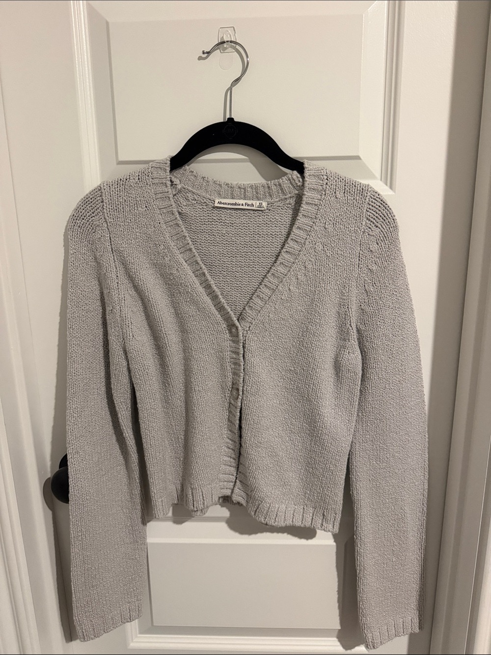 Abercrombie & Fitch Light Gray Cropped V-Neck Knit Cardigan